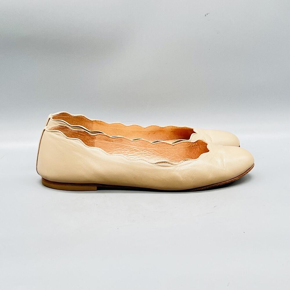 FS/NY Shoes Womens 7.5 Beige Leather Ballet Flats Scalloped French Sole New York